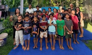 Lees meer over het artikel Bezoek van Givan en zijn familie aan Futur op Bali